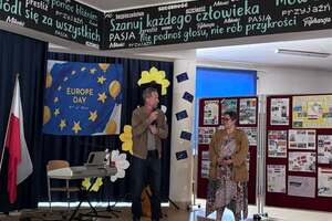 Uczniowie uczestniczą w zajęciach