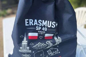Uczniowie uczestniczą w zajęciach